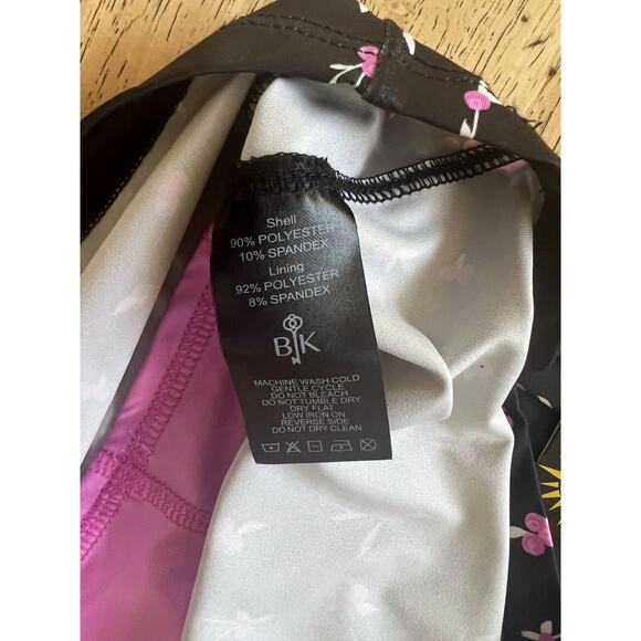Belyn Key Golf Skort Stretch Black w/ Pink Cherries XXSmall NWT - Picture 8 of 9